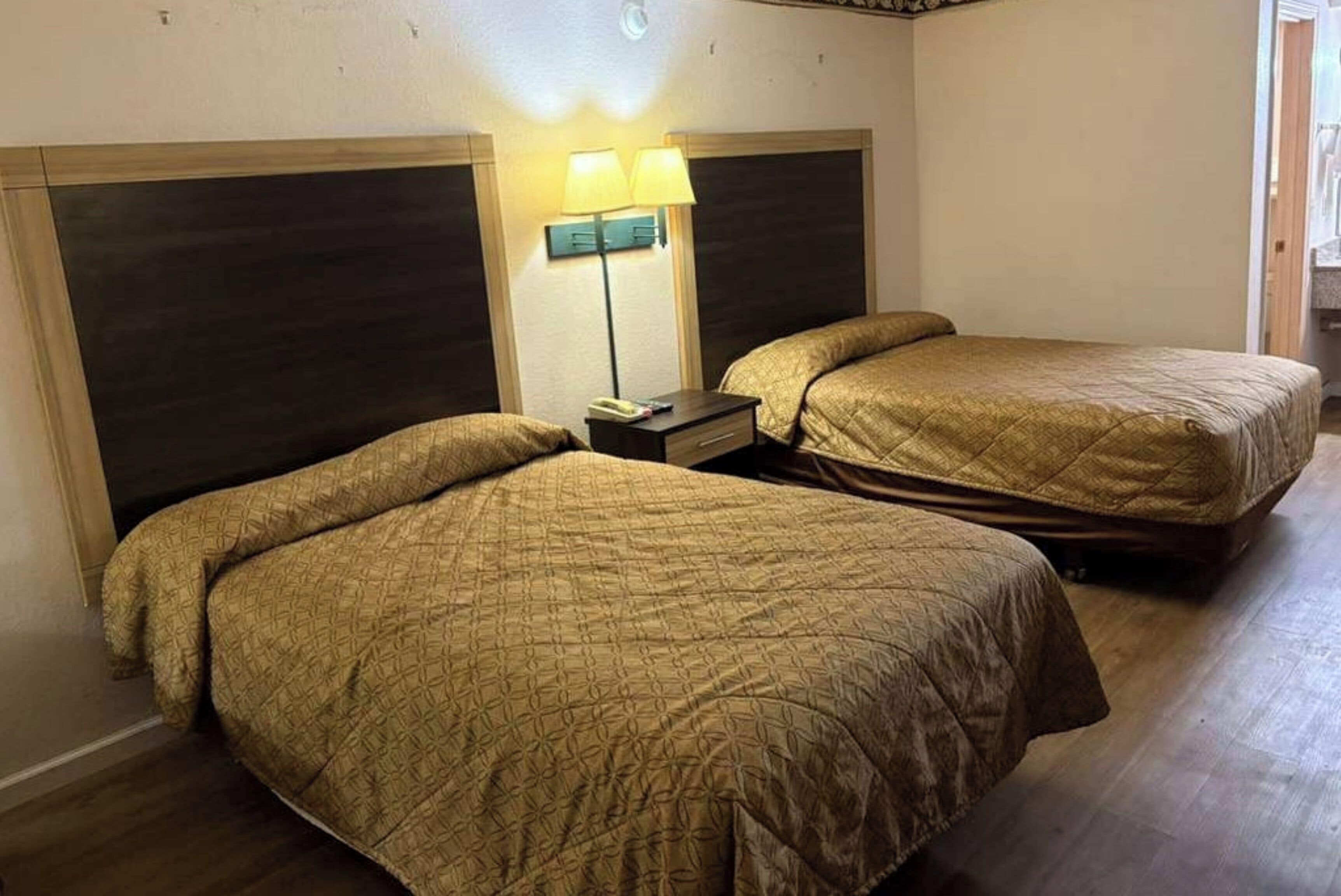 Desk, iron/ironing board, free WiFi, bed sheets
