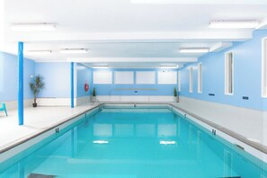 Piscine intérieure