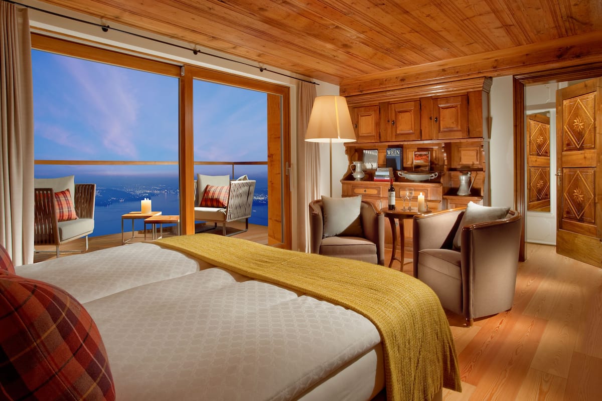 heritage lake view cottage with spa access | frette italian sheets, hypo-allergenic bedding, free minibar