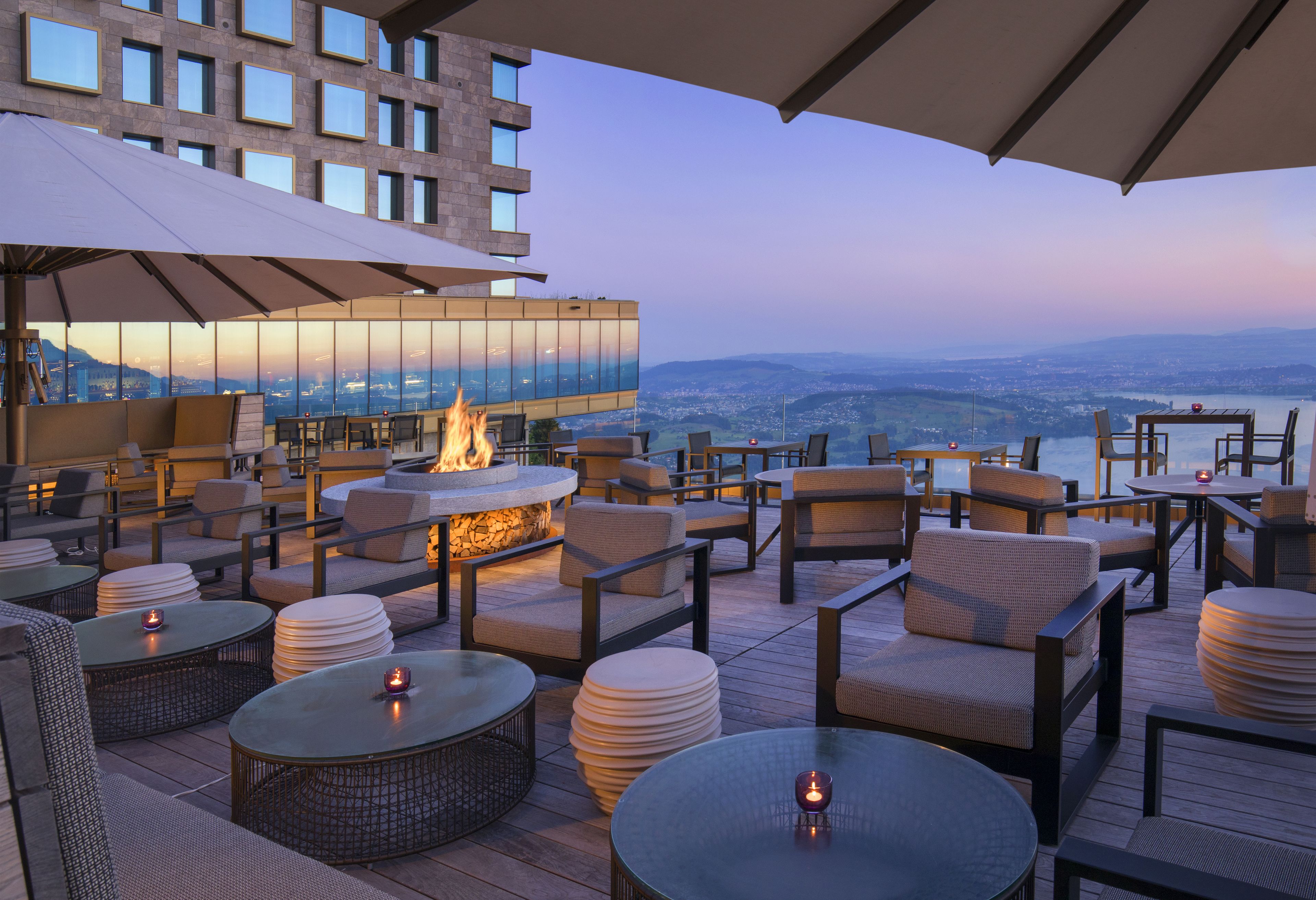 تناول الطعام بالخارج