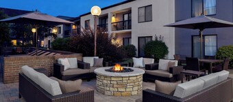 Courtyard by Marriott Pittsburgh Airport