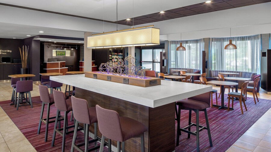 Courtyard by Marriott Pittsburgh Airport