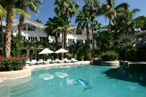 Club Cascadas de Baja