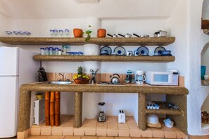 雪櫃、微波爐、爐具、咖啡機/沖茶器