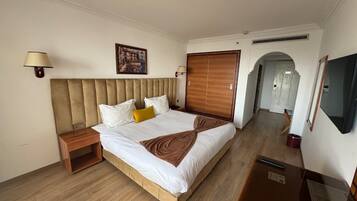 Ropa de cama de alta calidad, colchones viscoelásticos, minibar