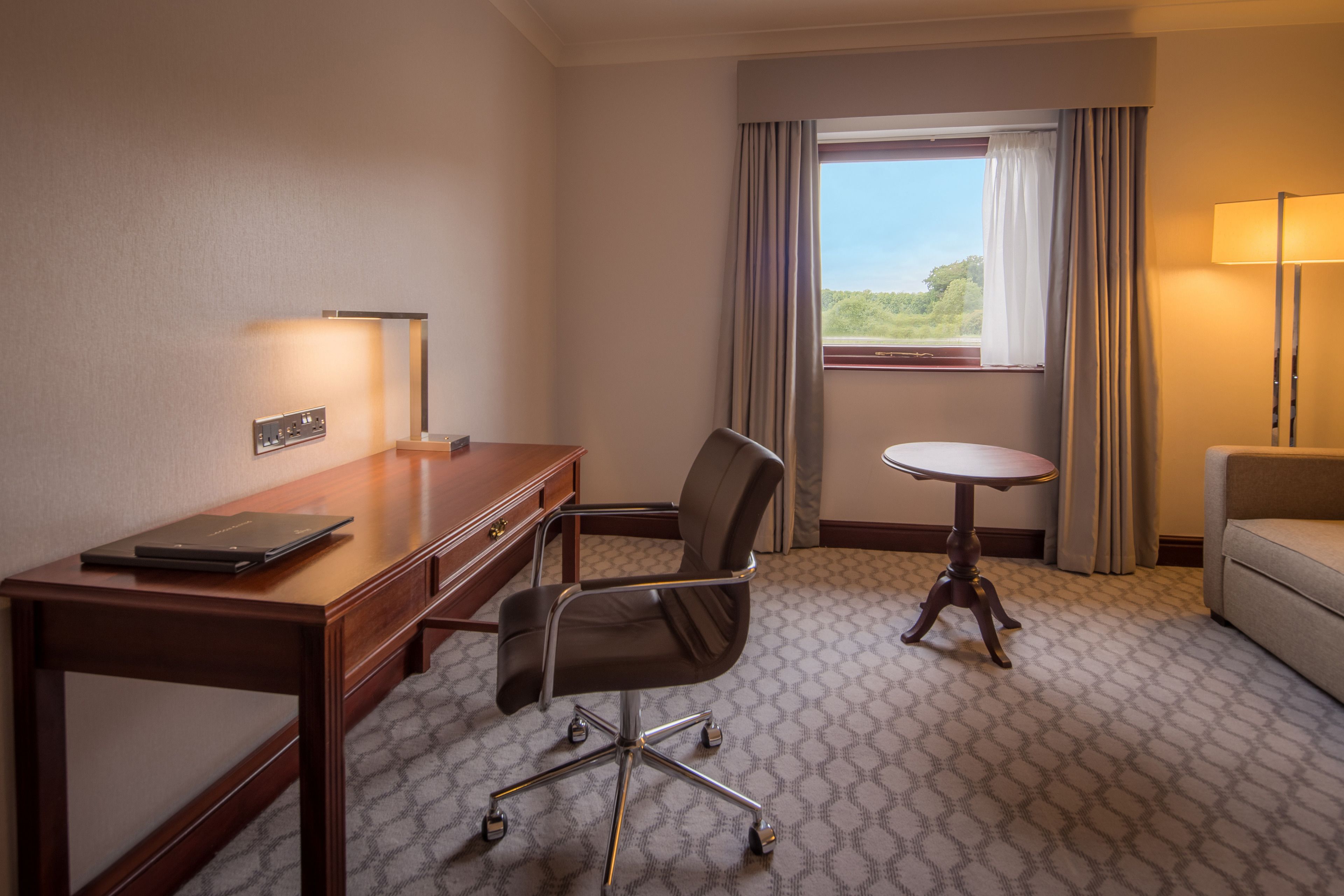 in-room business centre