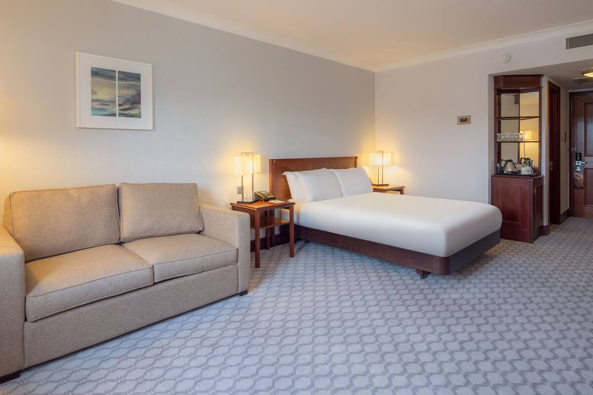 In-room safe, desk, laptop workspace, soundproofing