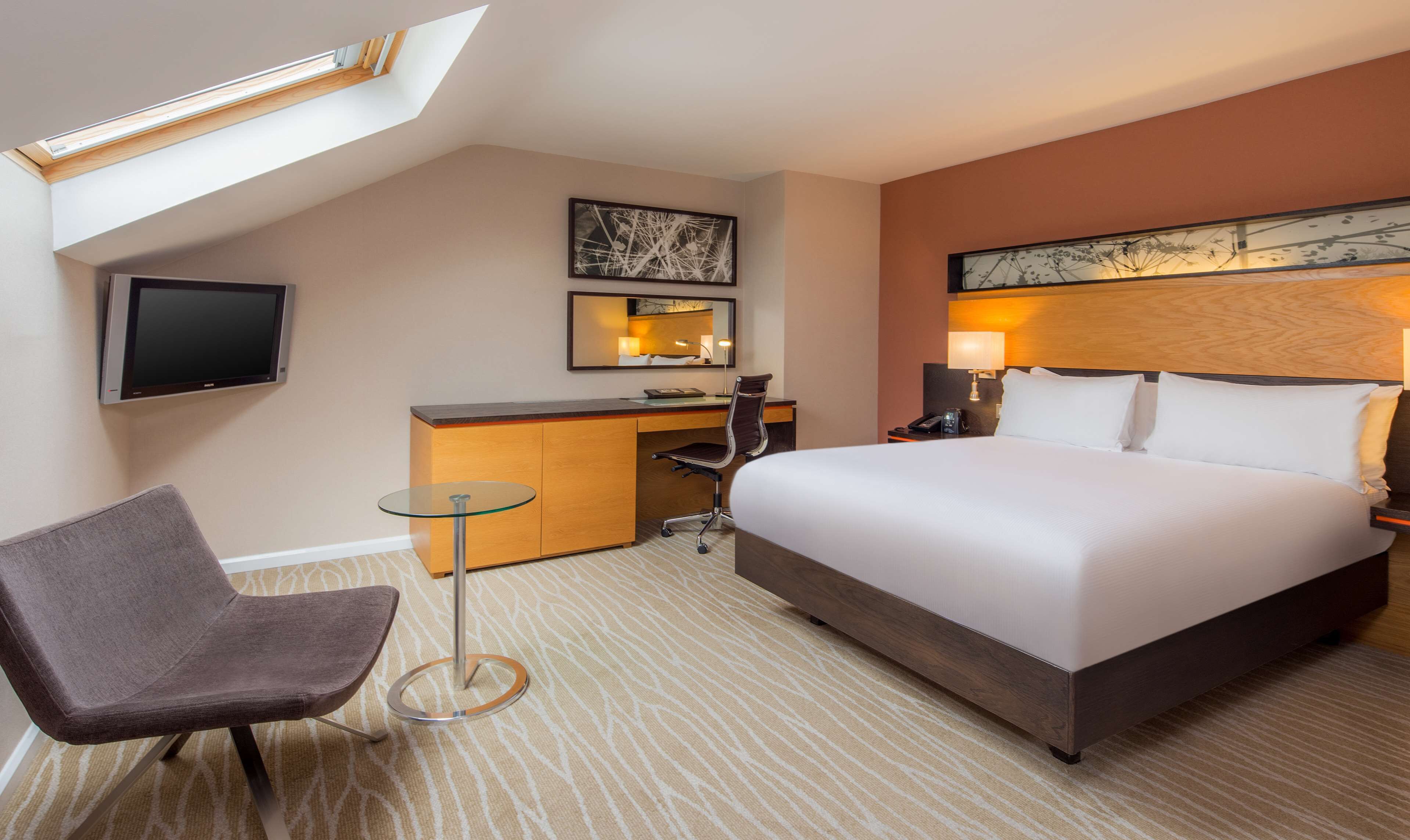 Deluxe Room, 1 Queen Bed