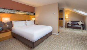 In-room safe, desk, laptop workspace, soundproofing