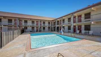 ์์ฆ๋ณ๋ก ์ด์๋๋ ์ผ์ธ ์์์ฅ, 10:00 ~ 22:00 ์คํ, ์์์ฅ ํ๋ผ์, ์ผ๊ด์ ์์