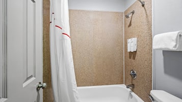 Secador de pelo, toallas, jabón, shampoo