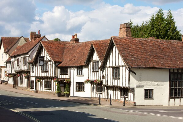 Vista frontal de la propiedad