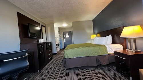 Colby Inn and Suites