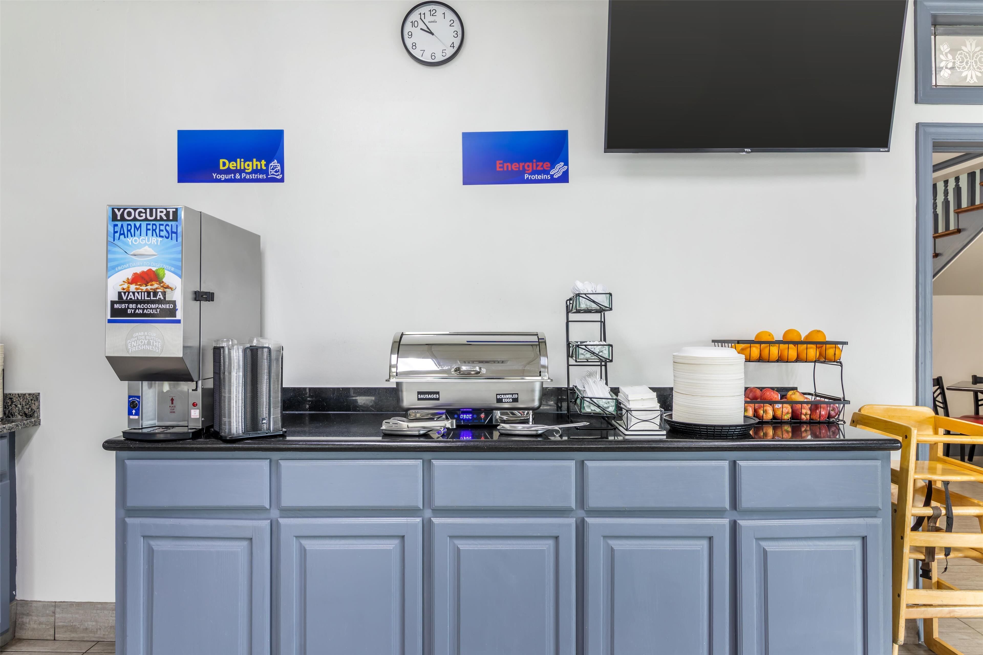 free daily full breakfast