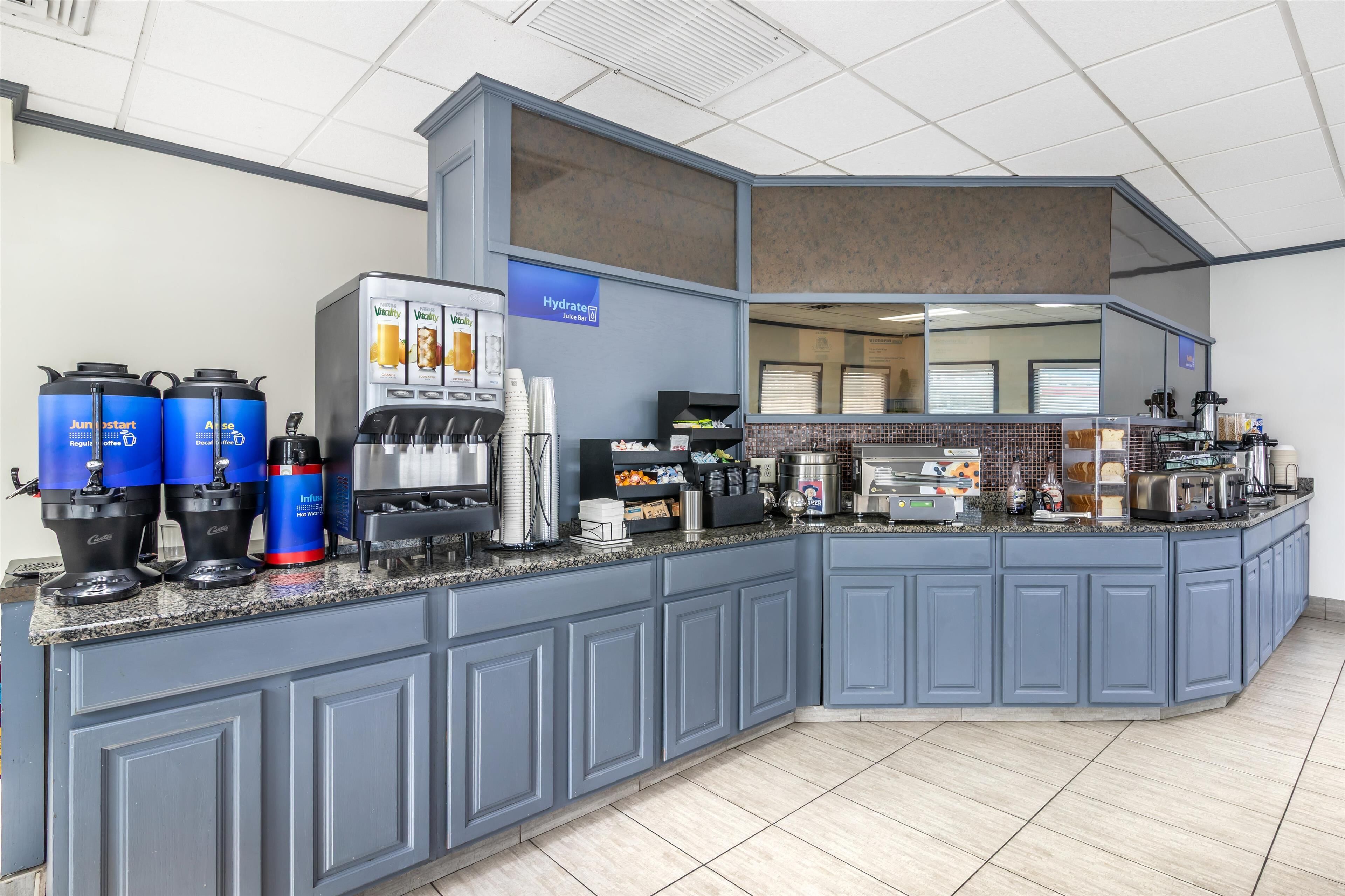 free daily full breakfast