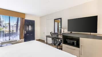 Standardzimmer, 1 King-Bett, barrierefrei, Badewanne | Hochwertige Bettwaren, Pillowtop-Betten, Schreibtisch