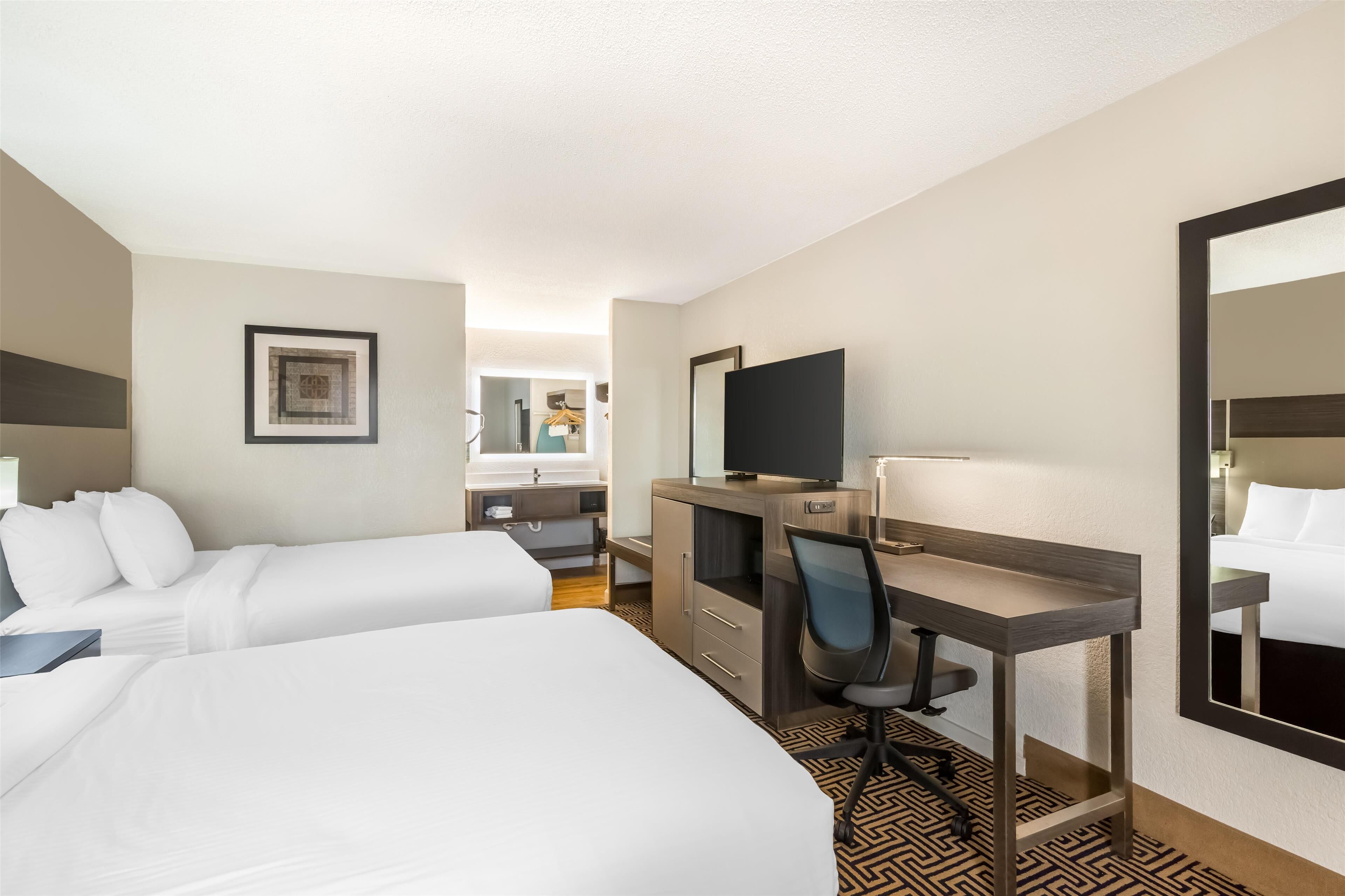 standard room, 2 double beds, non smoking | premium bedding, pillow-top beds, desk, laptop workspace