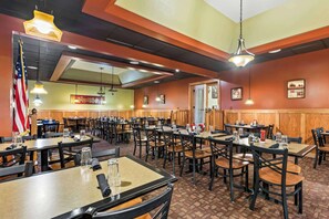 Breakfast, lunch, dinner and brunch served - Best Western Tower West Lodge (Gillette)