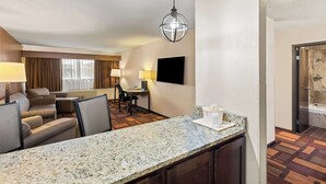 Desk, laptop workspace, iron/ironing board, cribs (free) - Best Western Tower West Lodge (Gillette)