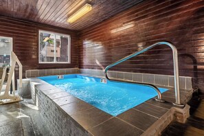 Indoor pool, sun loungers - Best Western Tower West Lodge (Gillette)