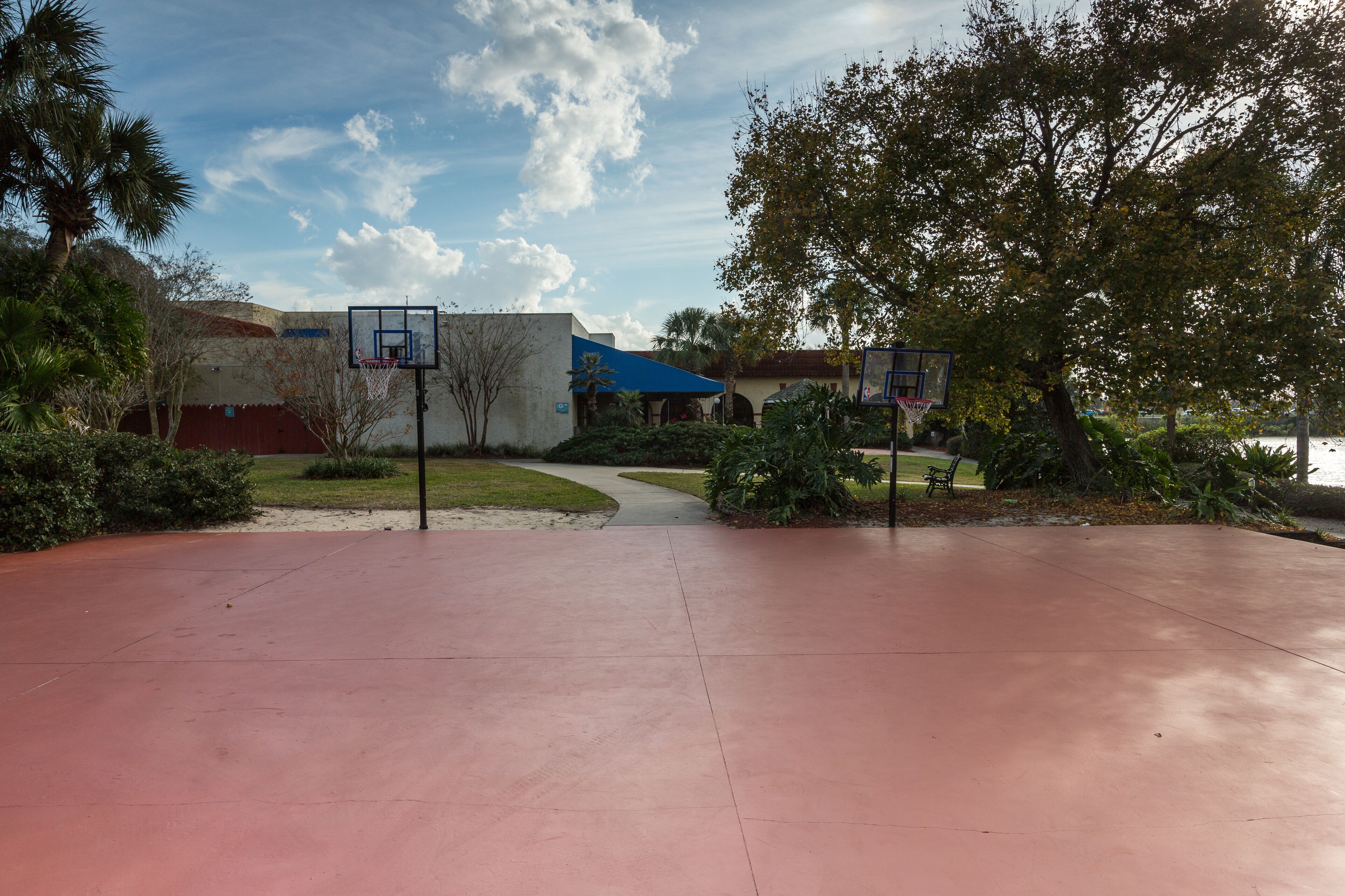 Photo - Maingate Lakeside Resort