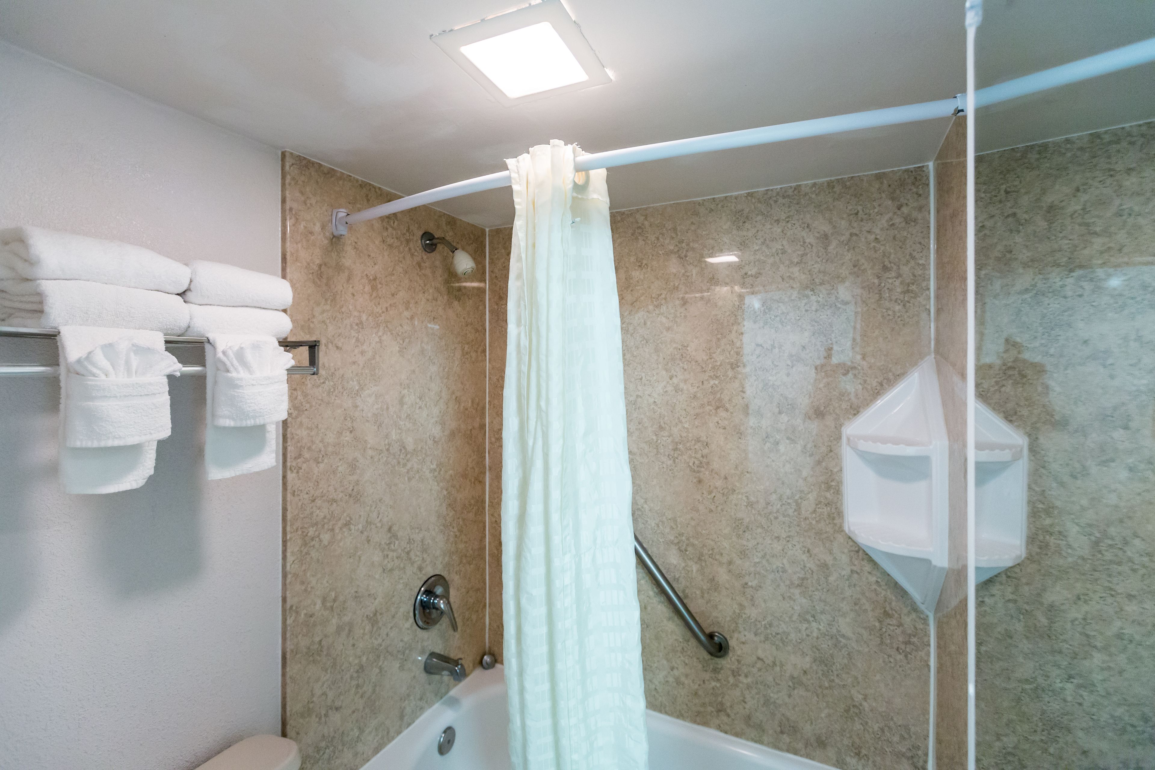 Photo - Maingate Lakeside Resort