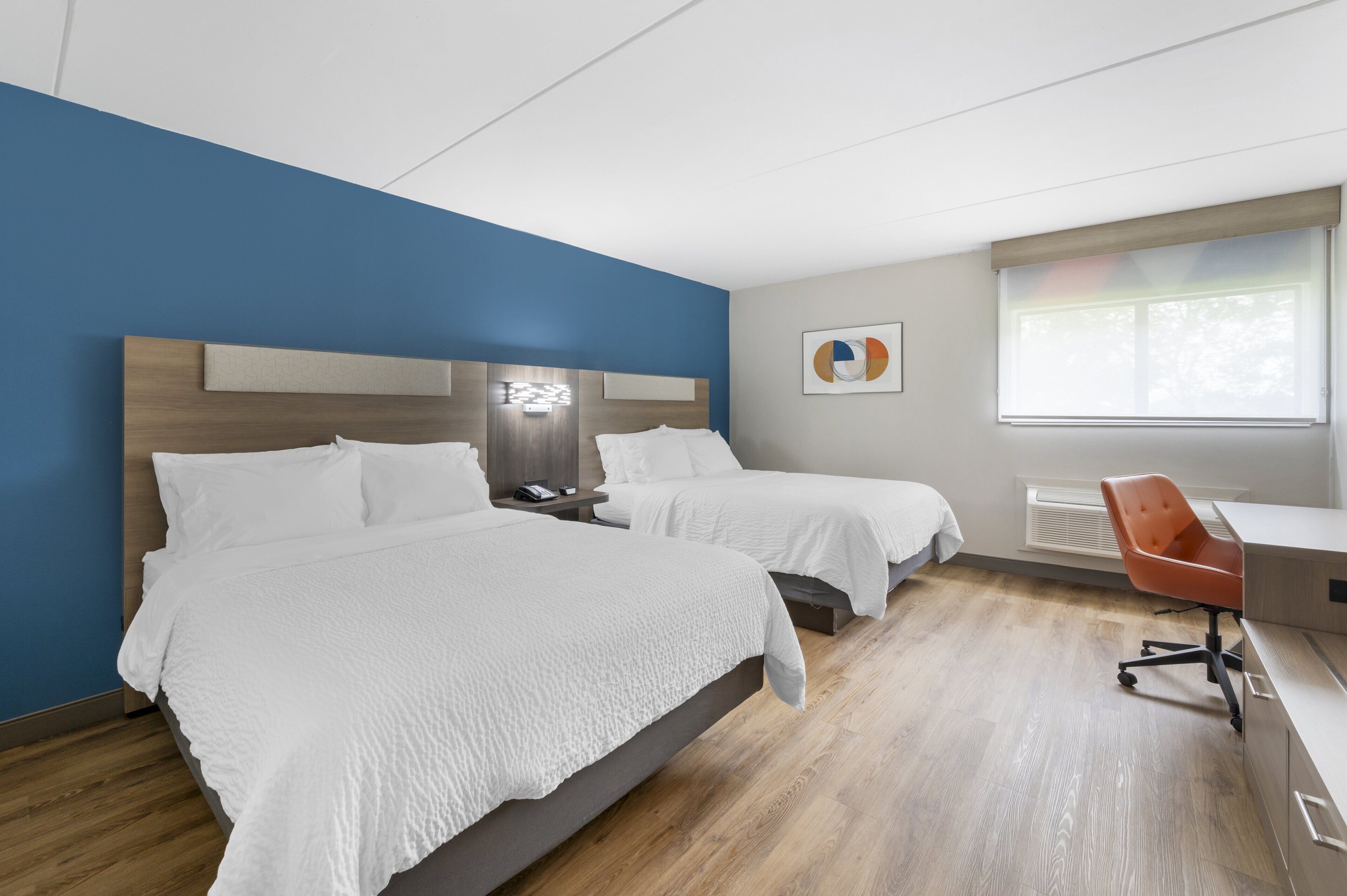 1 bedroom, premium bedding, in-room safe, desk