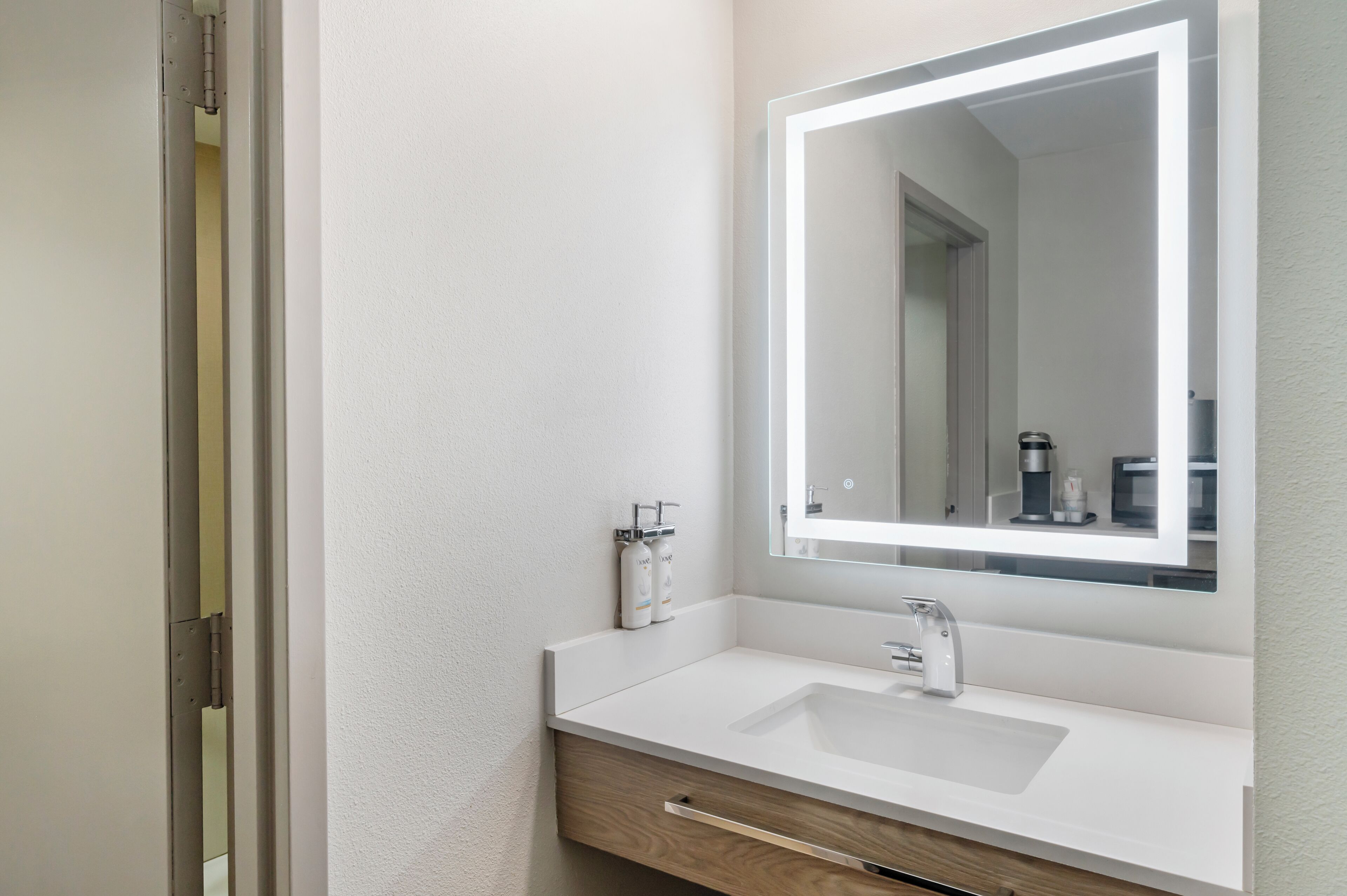 combined shower/bathtub, free toiletries, hair dryer, towels