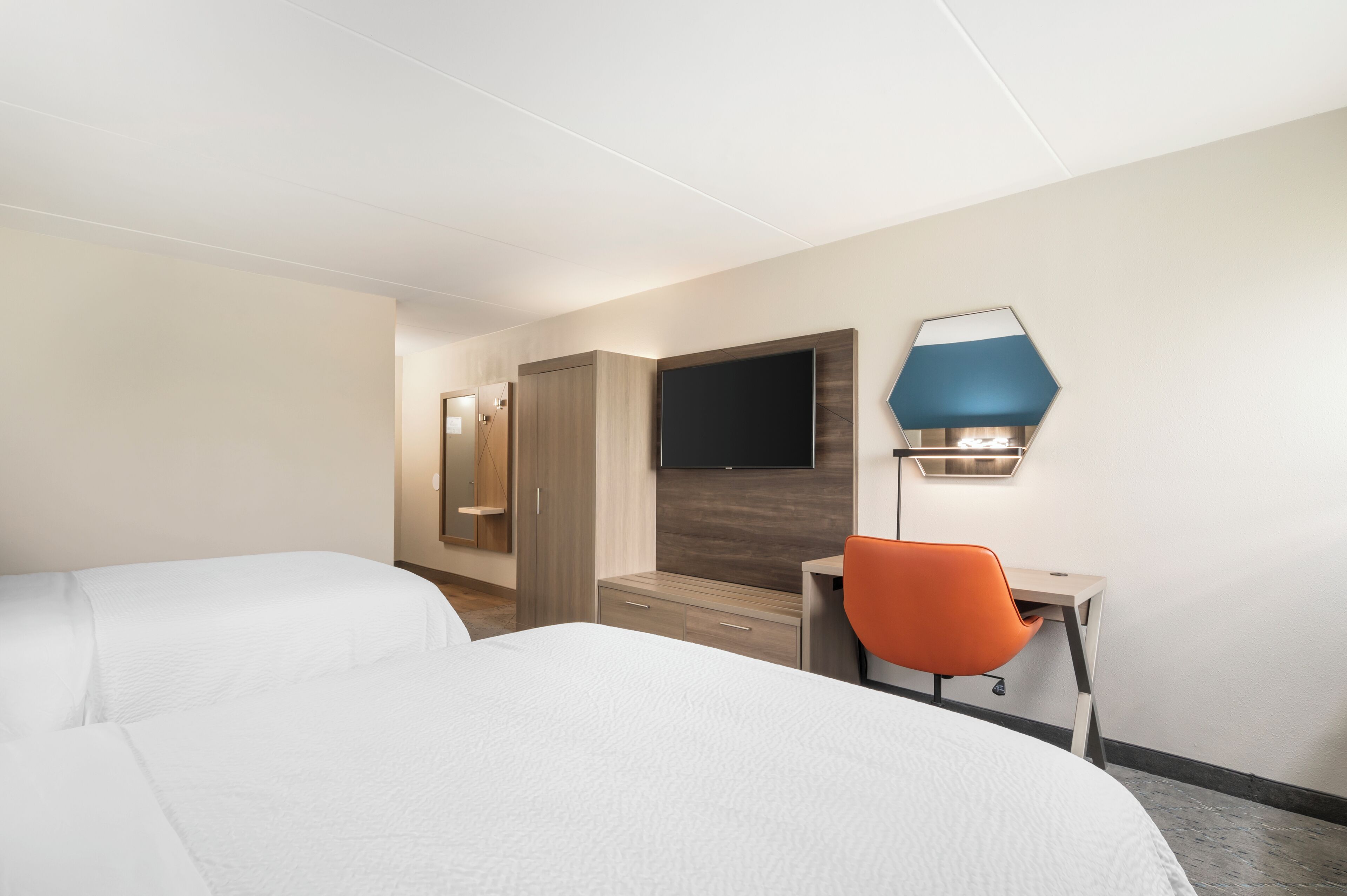 1 bedroom, premium bedding, in-room safe, desk