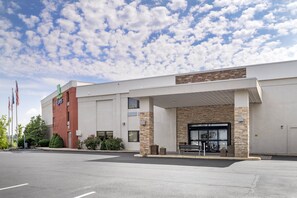 Exterior - Holiday Inn Express Greencastle by IHG (Greencastle)
