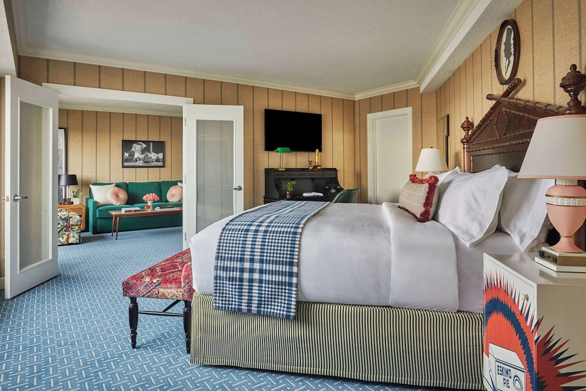 suite, 1 king bed | frette italian sheets, premium bedding, pillow-top beds, in-room safe