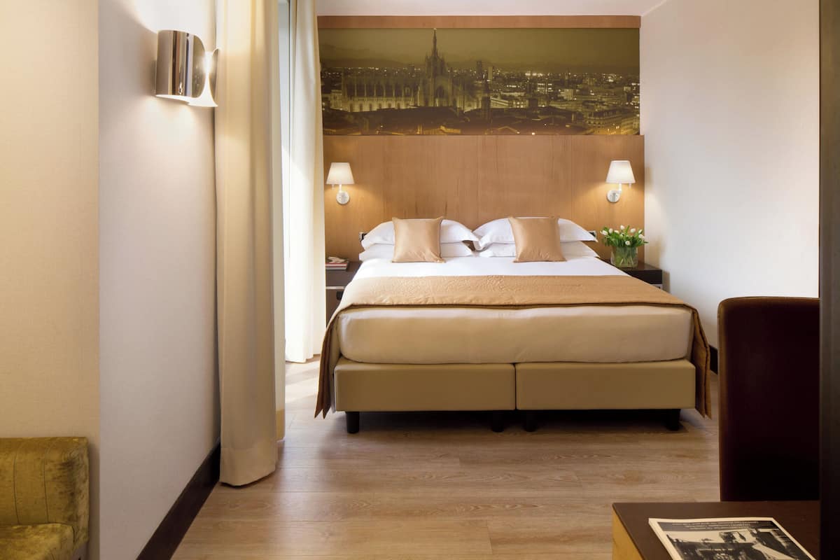 Deluxe Double or Twin Room, Balcony | 1 bedroom, minibar, in-room safe, desk
