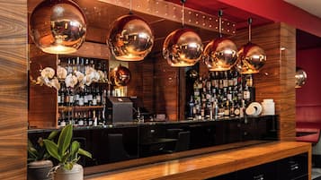 Piano bar