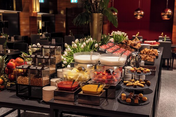 Buffet déjeuner (15 EUR par personne)