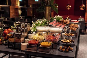 Morgenmadsbuffet hver dag (15 EUR pr. person)