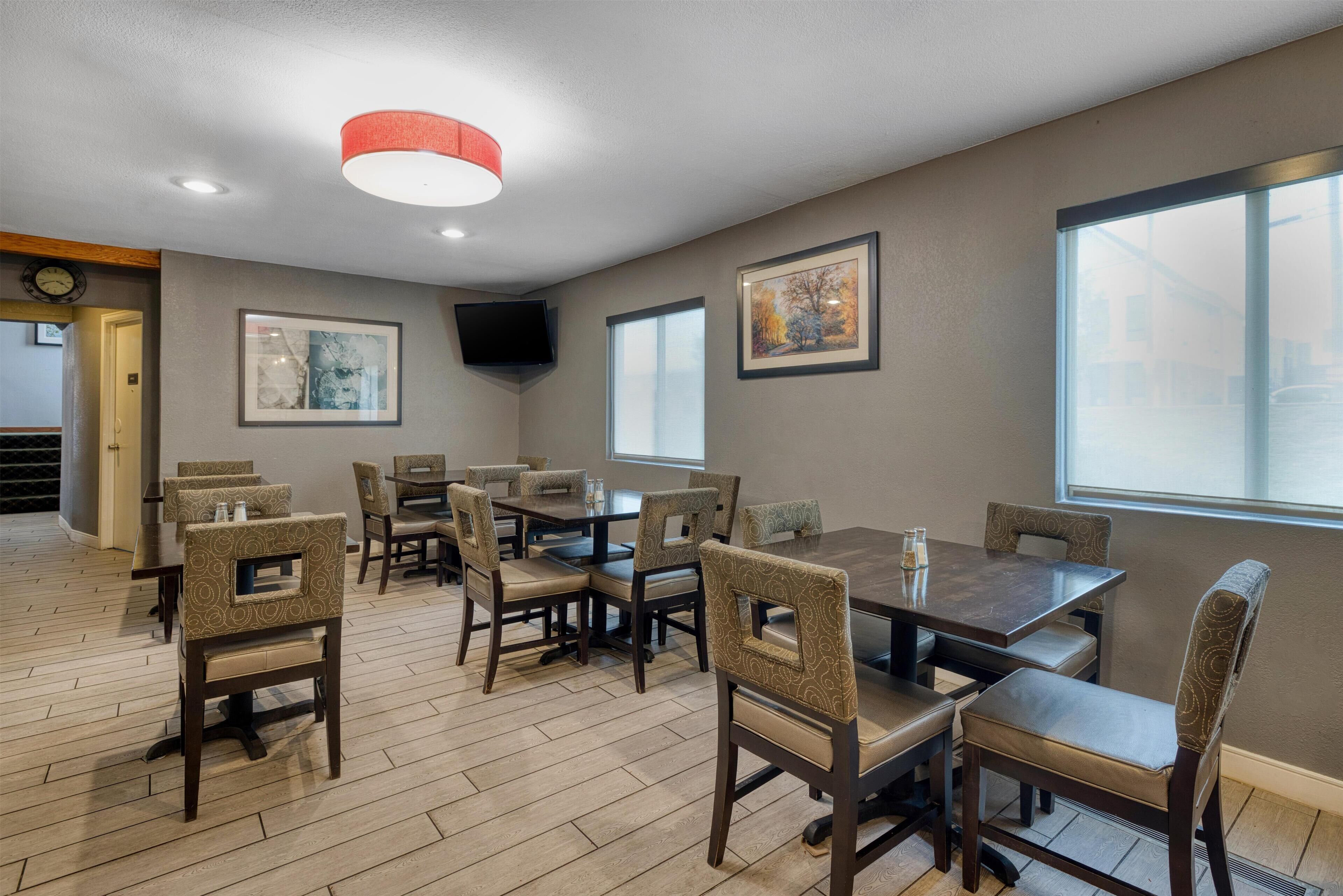 Free daily self-serve breakfast