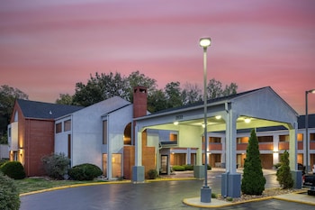 SureStay by Best Western Kansas City Country Inn North