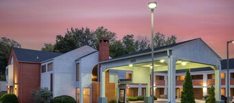 SureStay by Best Western Kansas City Country Inn North