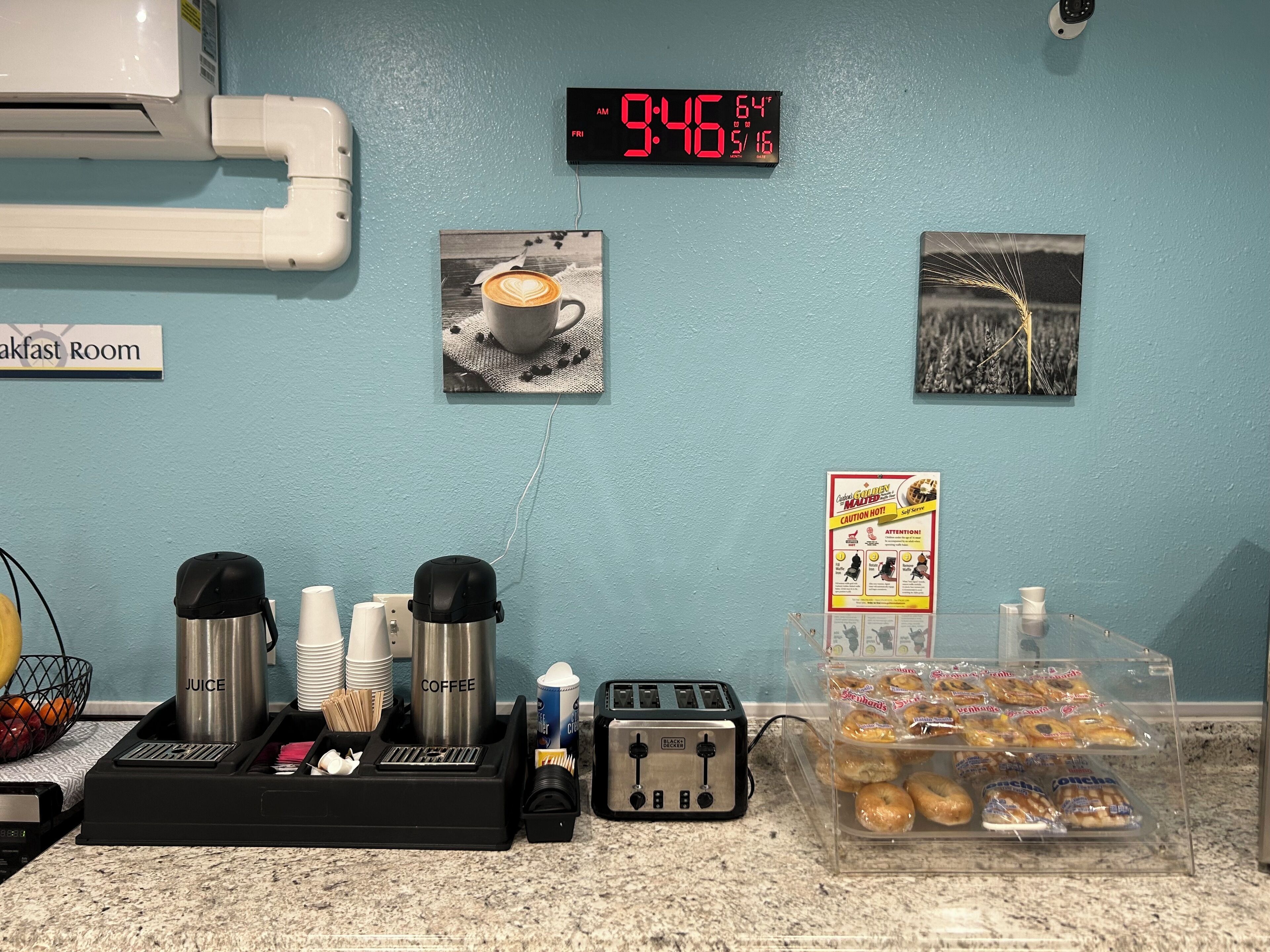 Free daily continental breakfast