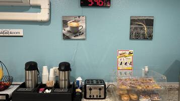 Free daily continental breakfast