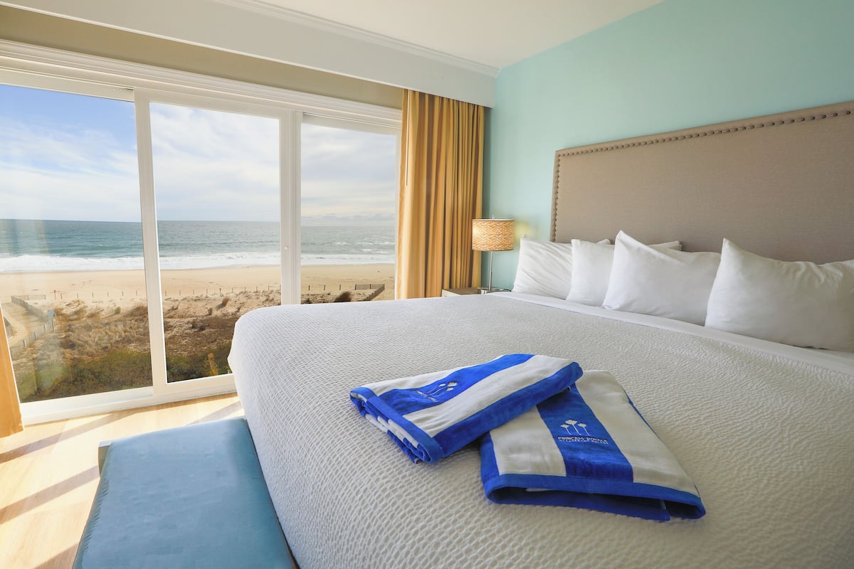 1 bedroom, premium bedding, in-room safe, blackout drapes