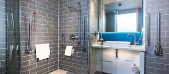 Holiday Inn Express Portsmouth - North by IHG