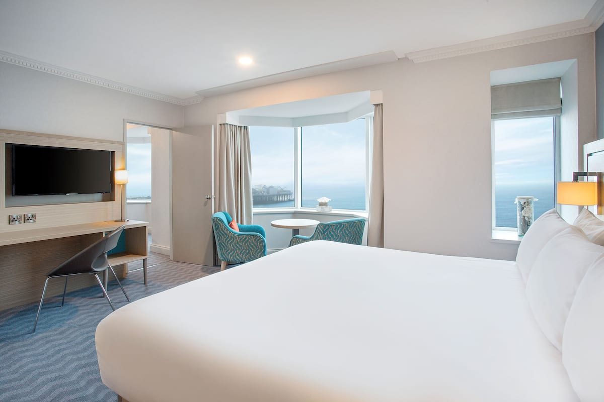 in-room safe, desk, iron/ironing board, free wifi