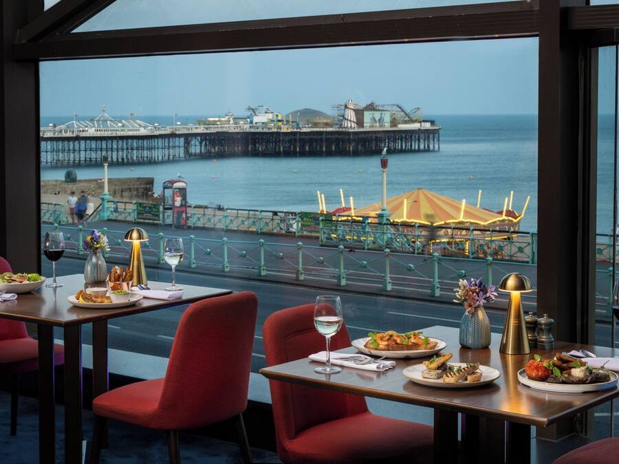 Menyajikan masakan Inggris