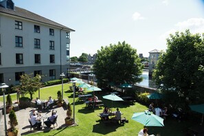 Garden - Leonardo Hotel Galway (Galway)