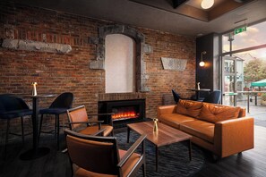 Bar (on property) - Leonardo Hotel Galway (Galway)