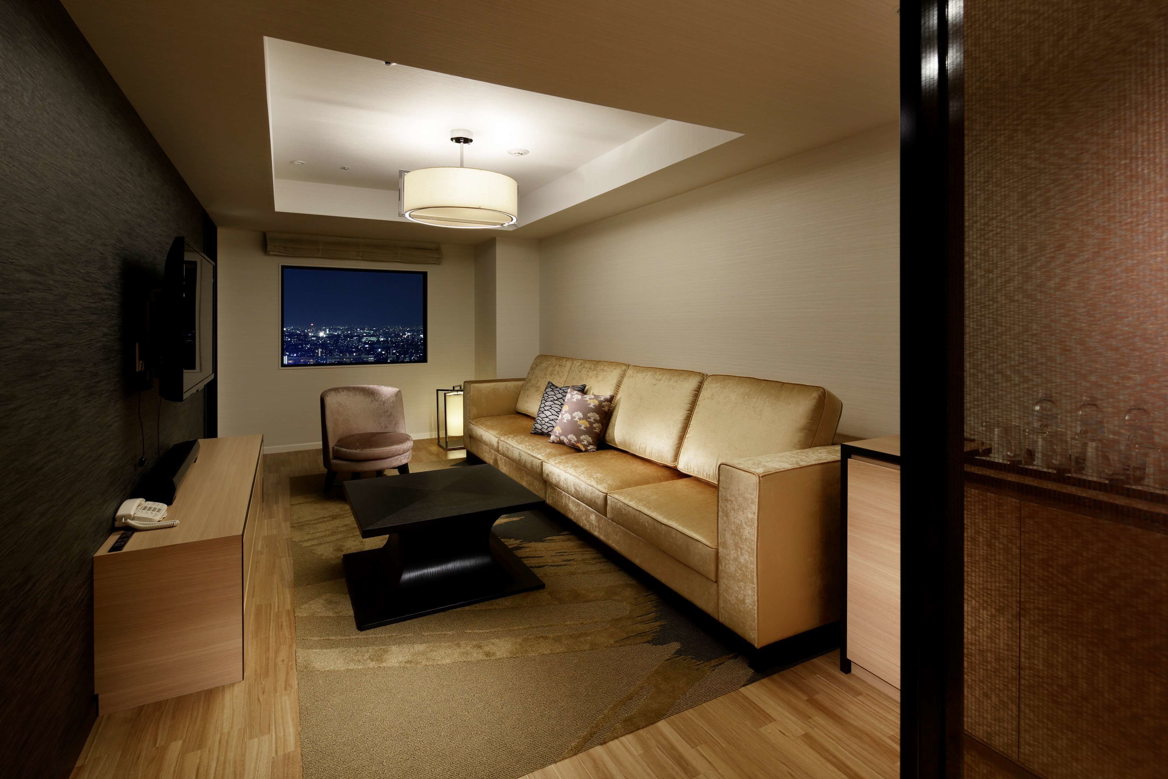 33th-37th Quad Room, Non-Smoking (Panorama Floor) | Down comforters, in-room safe, blackout drapes, iron/ironing board