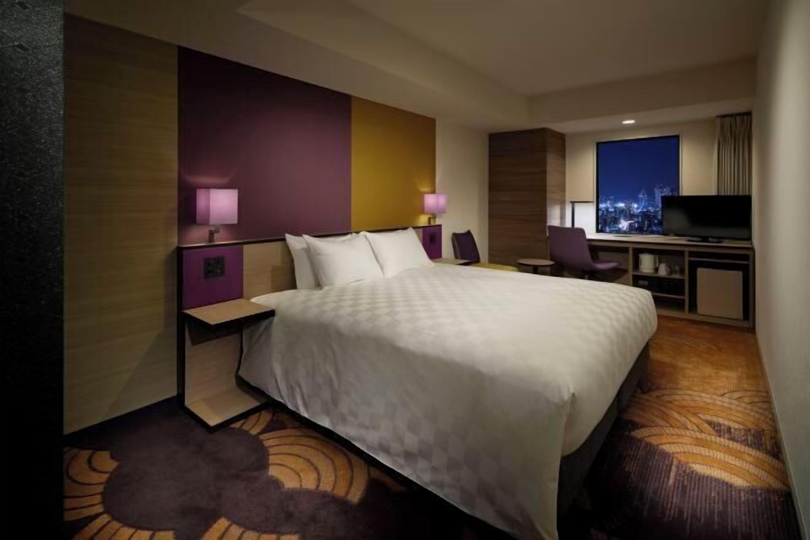 羽毛の掛け布団、セーフティボックス (室内)、遮光カーテン、アイロン / アイロン台