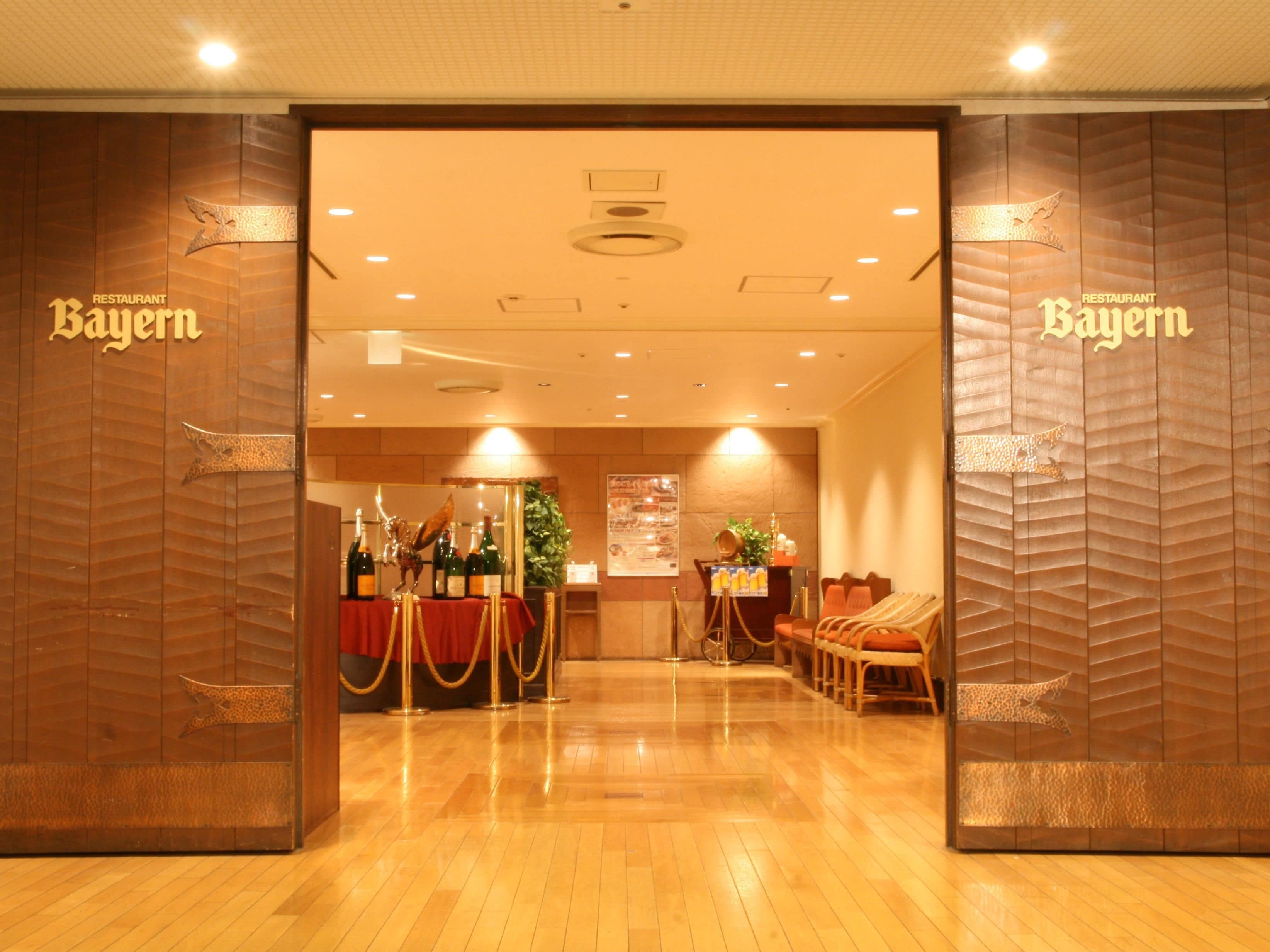 daily buffet breakfast (jpy 3000 per person)