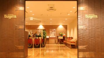 Daily buffet breakfast (JPY 3000 per person)